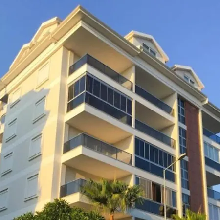 Modern And Cozy 1 Bedroom Apartment *